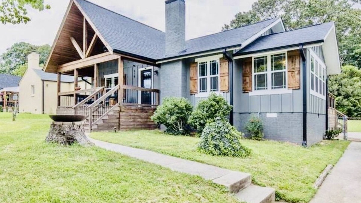 High Point House | 3-bedroom vacation home 5 minutes from High Point University
