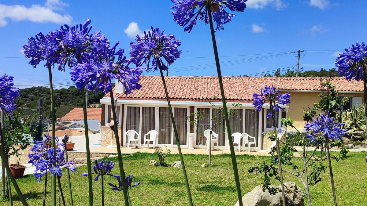 Alcobaca Villa | 3-bedroom villa in delightful Alcobaça with WiFi, private pool and parking.