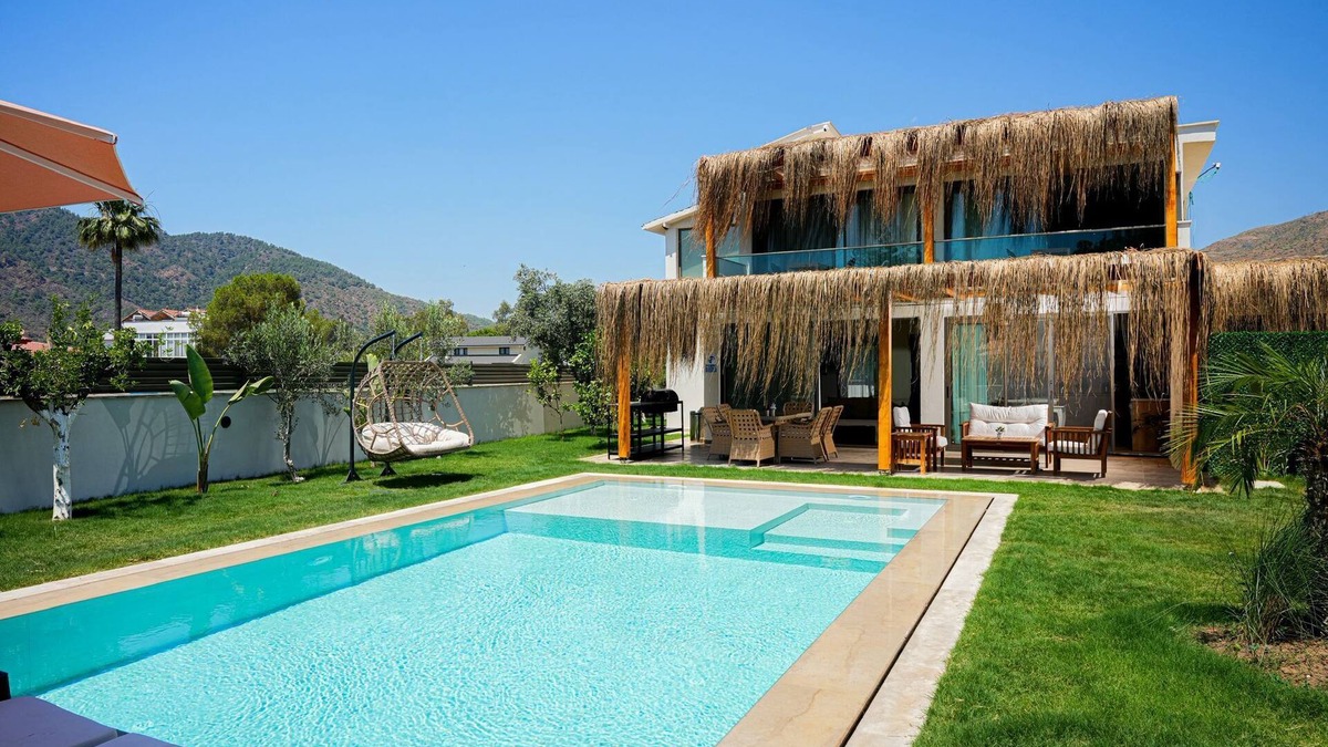 Hisaronu Villa | 3-bedroom villa in pleasant Hisarönü with WiFi, AC