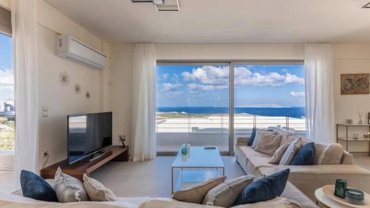 Politiko House | 3 bedroom Villa with Stunning View & private park.