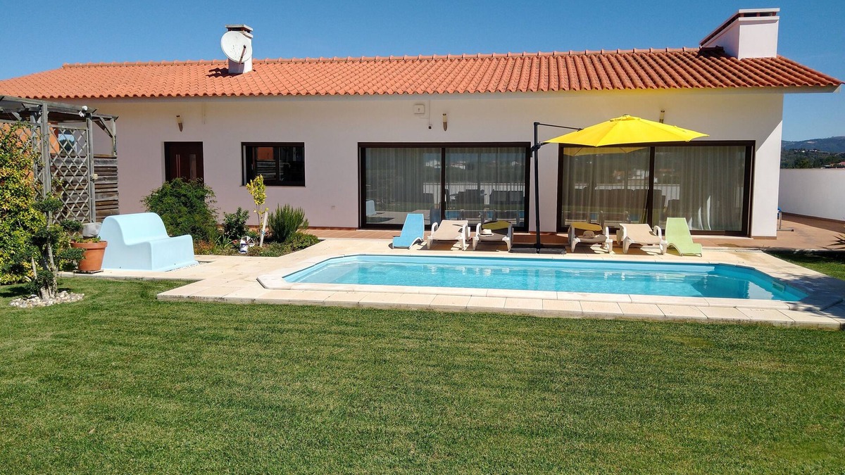 Casal do Abegao Villa | 3 Bedroom villa with swimming pool in quiet village with countryside views