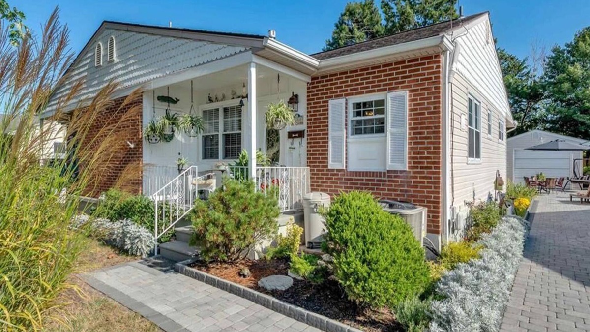 Admiral Estates House | 3 Bedroom with Screened Gazebo and Porch