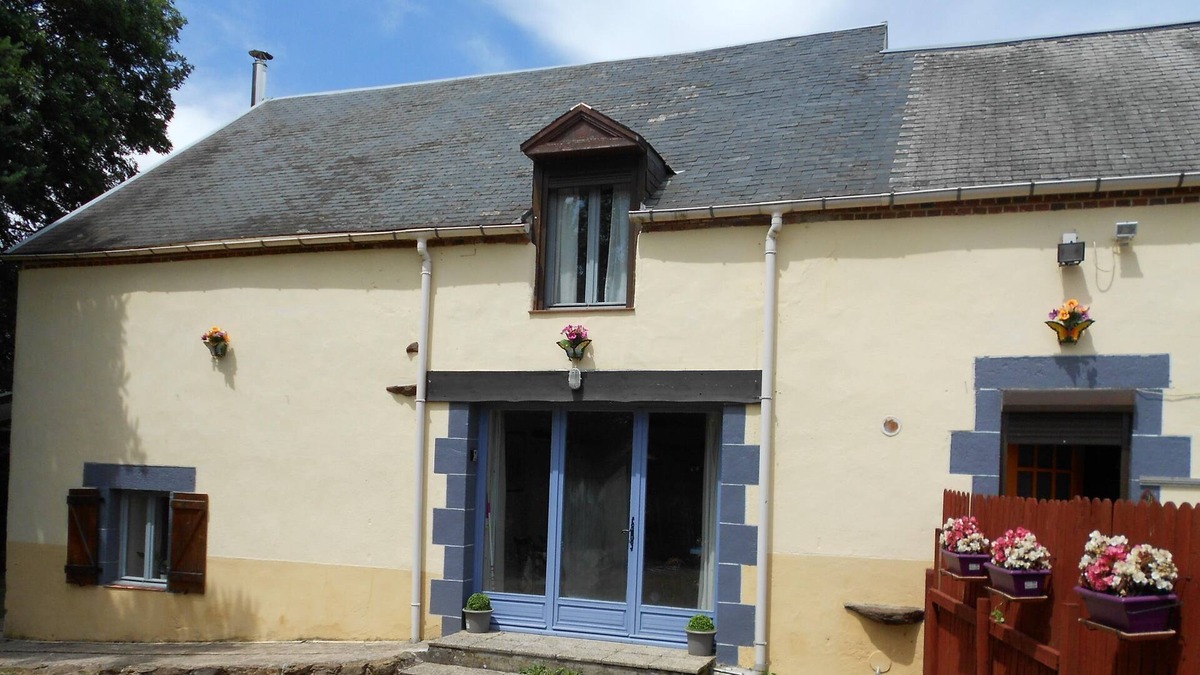 Saint-Marien House | 3 Bedroomed Gite Sleeps 6 With Swimming Pool