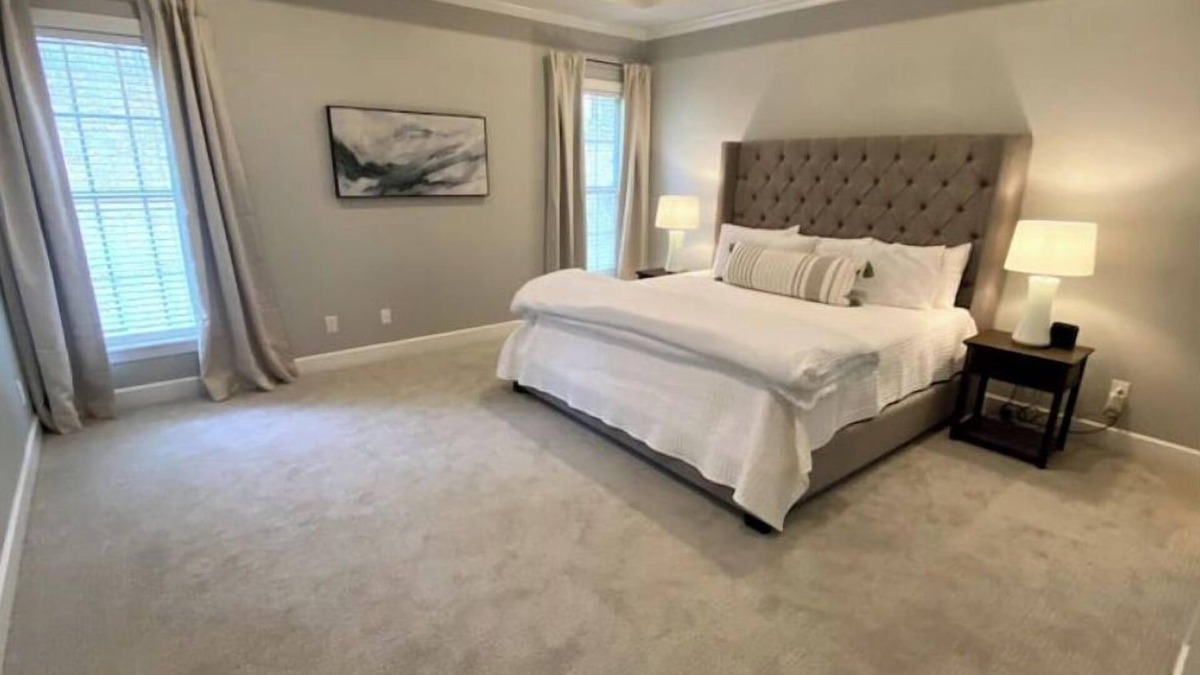 Starkville House | 3 Bedrooms 1 mile from campus