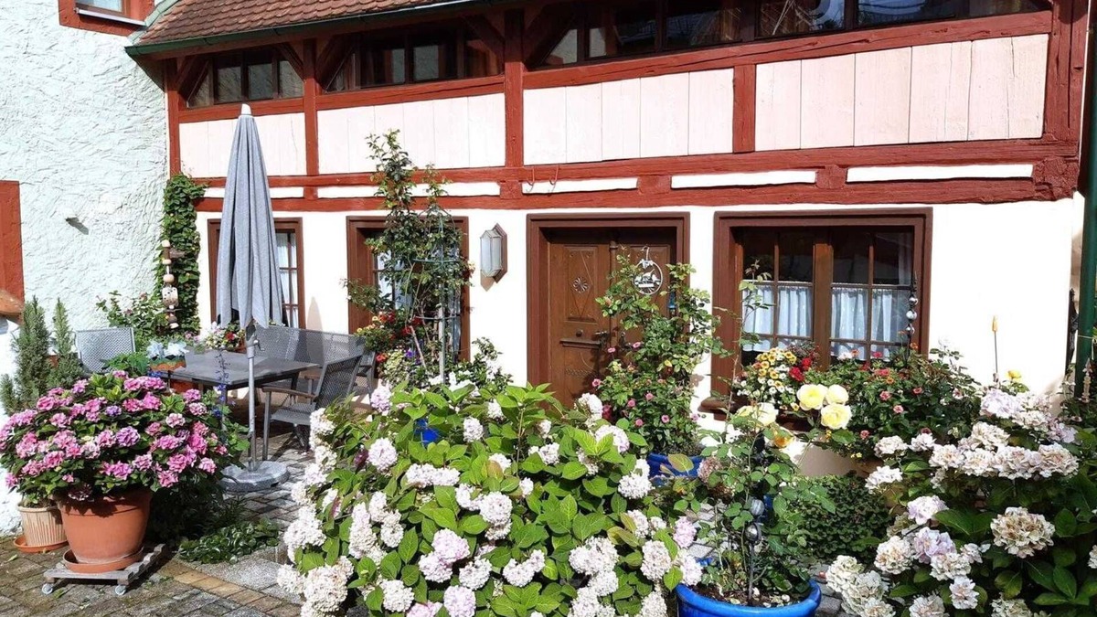 Hollfeld Apartment | 3 Bedrooms Apartment In Hollfeld