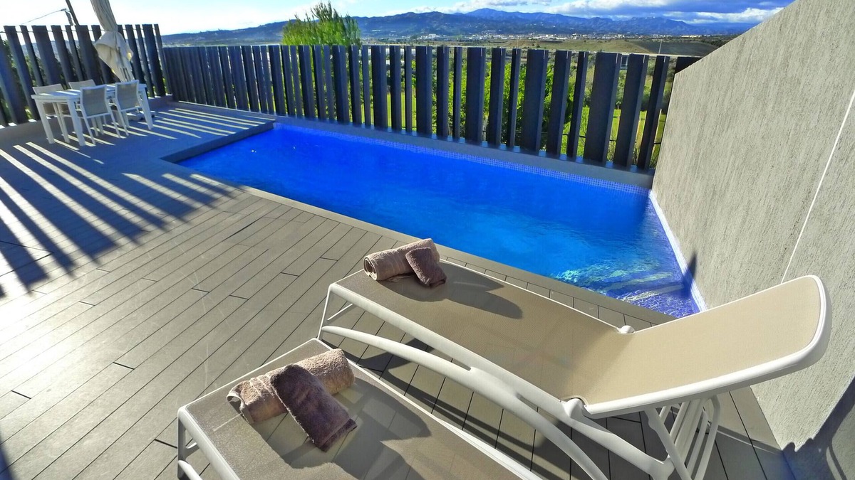 Caleta de Velez Ski Chalet | 3 Bedrooms | Baviera 43 | CG R1284