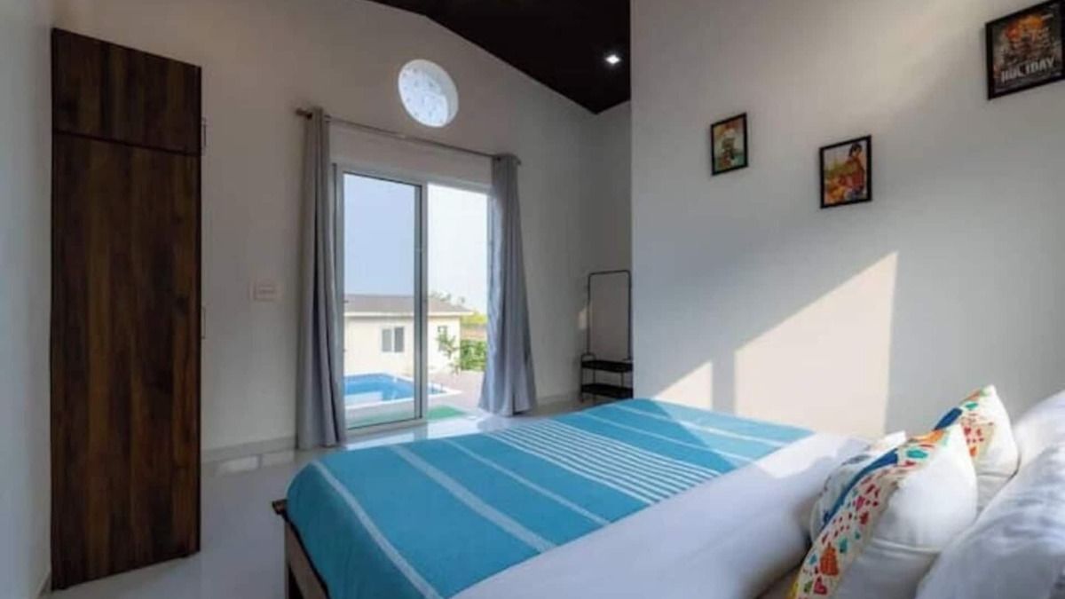 Khalapur Villa | 3 BHK Calmhouse w Pond View