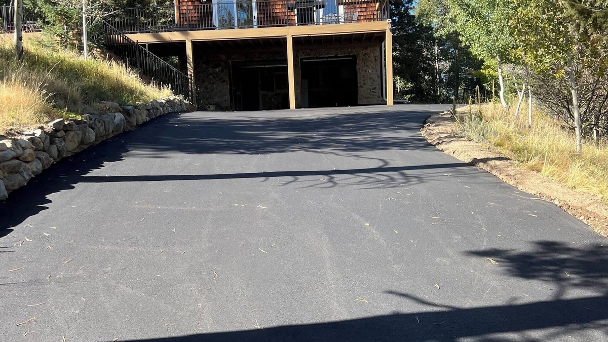 Bailey House | 3 BR +Loft + 2 Bathroom Mtn Cabin w/Hot Tub - New Deck and Paved Driveway!