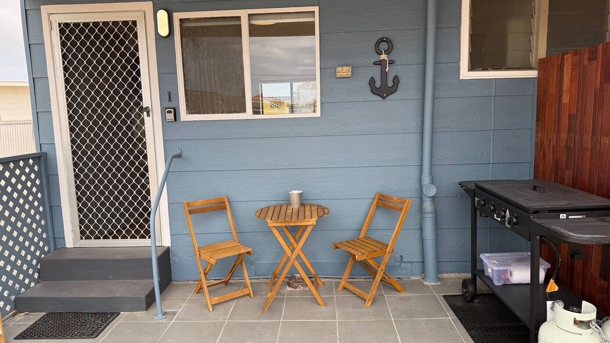 Melville Apartment | 3 by the Sea at Coobowie Unit 1 - 1 bedroom - dog friendly-Off peak special!