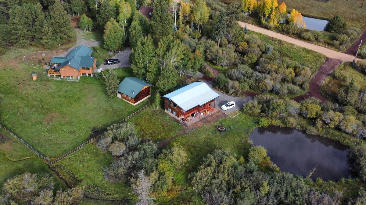 Greer Cabin | 3 Cabins, 2 Acres, Private Pond, Walk to Restaurants, 4 Separate Sleeping Units