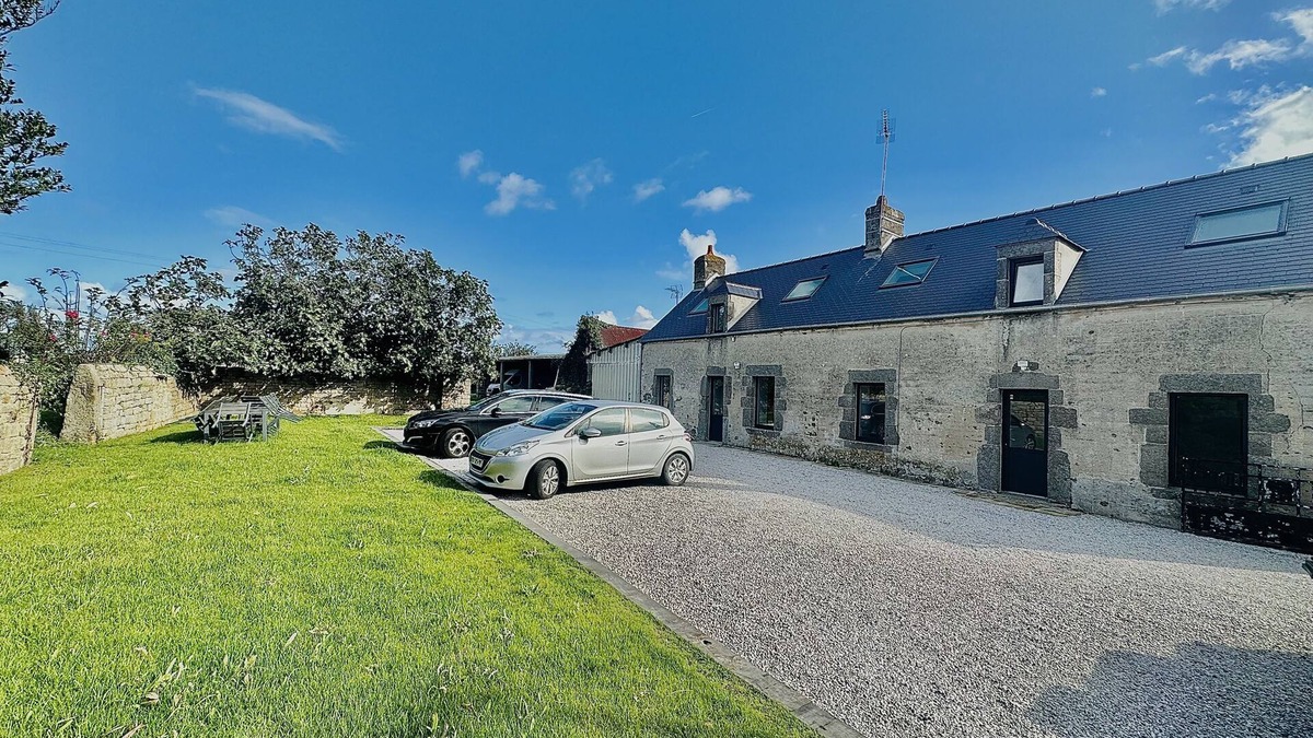 Montfarville House | 3 Chambres - 2 Salles de Bains - Grand Jardin