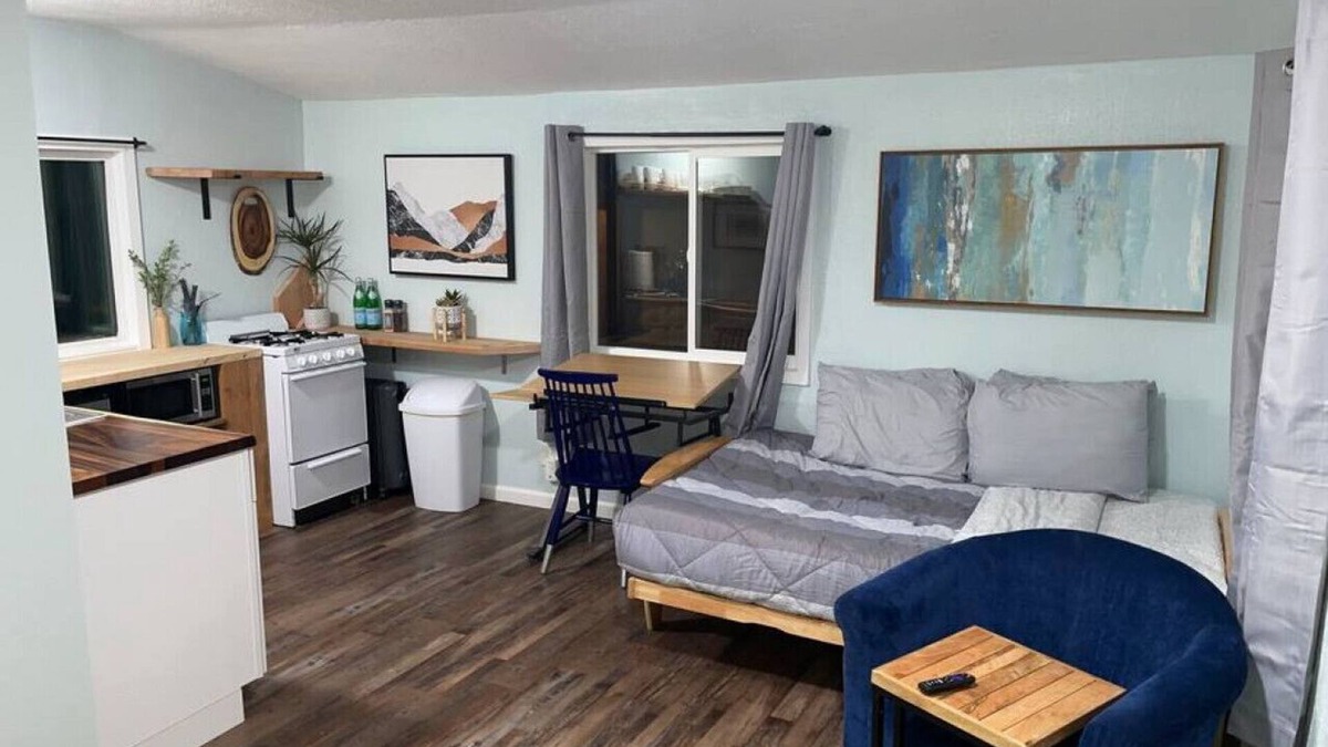 North Star Cottage | #3 Cozy Little Cabin/Midtown/Yard/BBQ