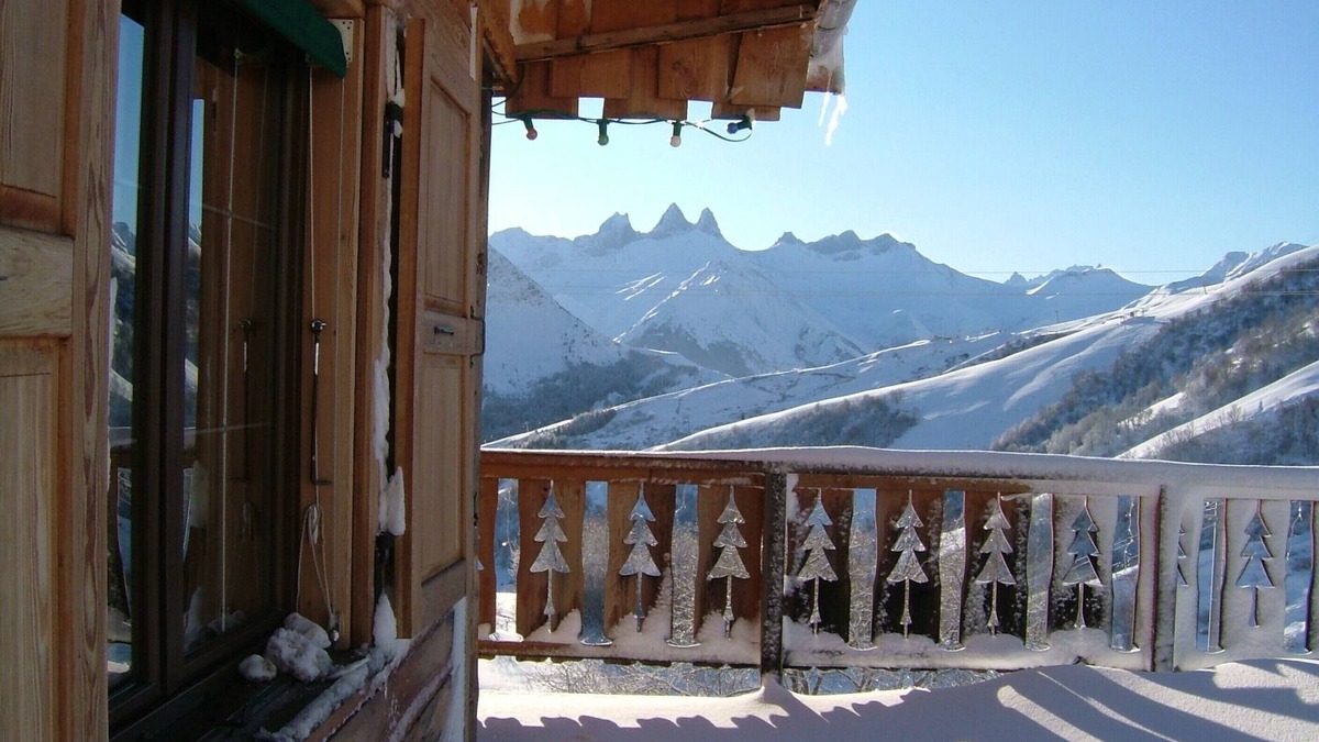 La Toussuire Ski Chalet | 3 * duplex apartments in Savoyard chalet in the heart of the Sybelles area