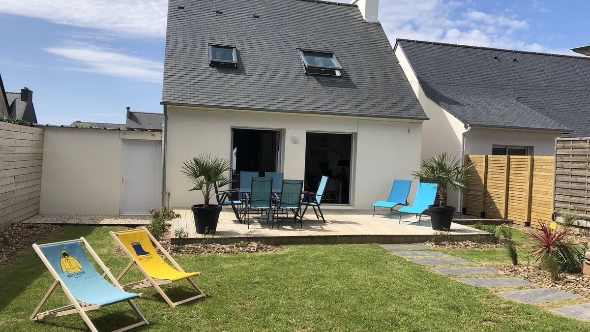 Plougrescant Cottage | 3 épis house in the center of Plougrescant less than 5 minutes from the sea