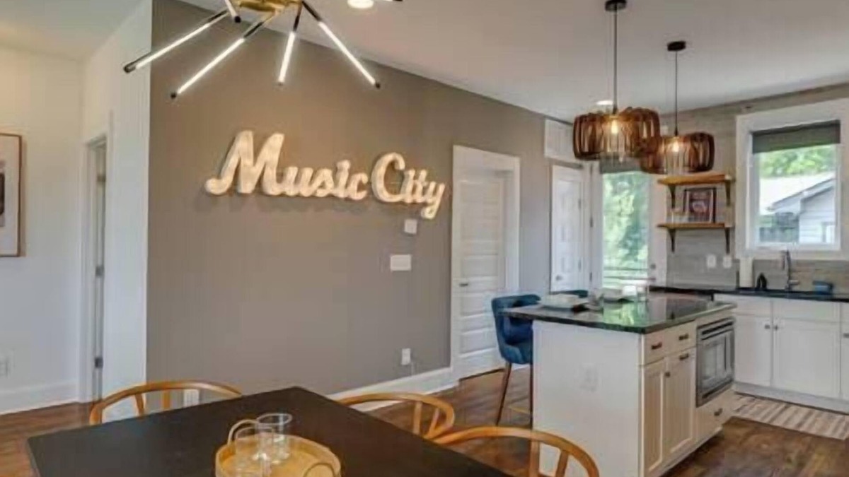 Eighth Avenue House | 3 Huge Townhomes Near Broadway Perfect for Groups!