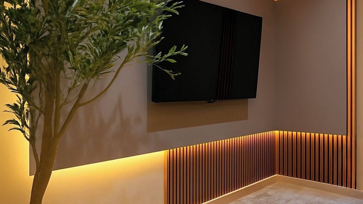 Central Northside Apartment | 3 KING BEDS Free parking Steps from Everything