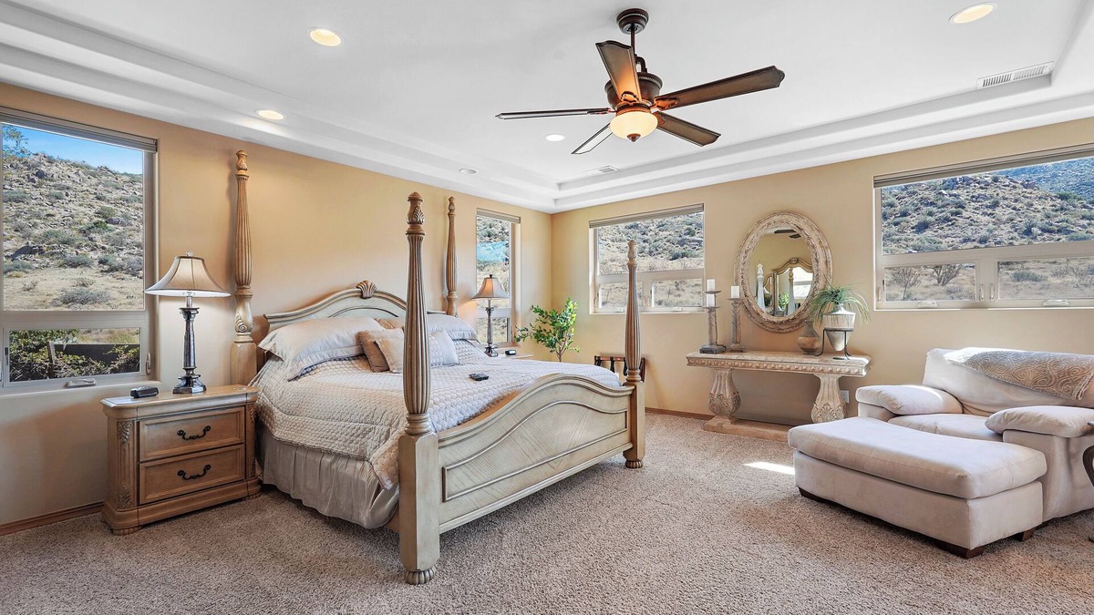 Foothills South House | 3 King Suites ·Great Views · Backyard Trail Access