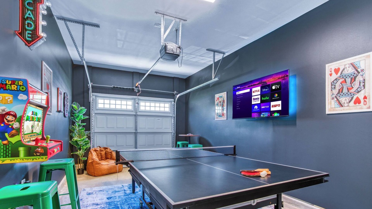 Charlotte House | 3 Lux King Beds, Game Rm, Fenced Backyard Escape