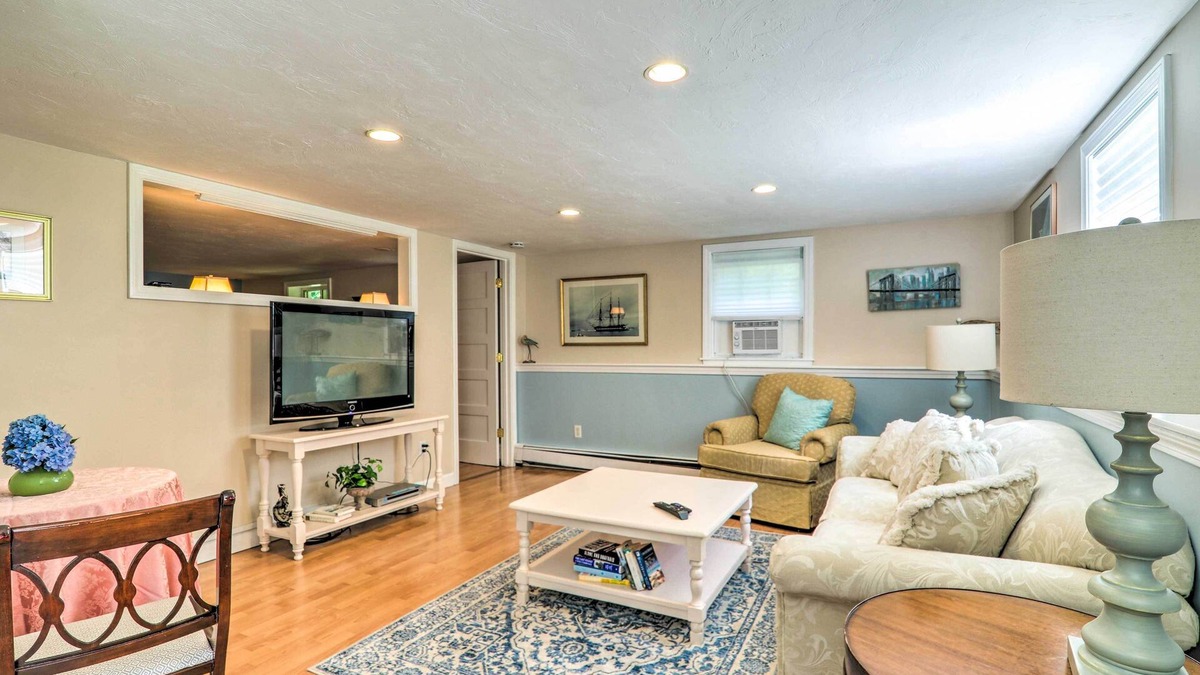 Bourne Apartment | 3 Mi to Bourne Scenic Park: Quaint Cape Cod Apt