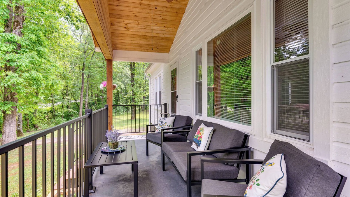 Forest City House | 3 Mi to Downtown: Home w/Fire Pit in Forest City