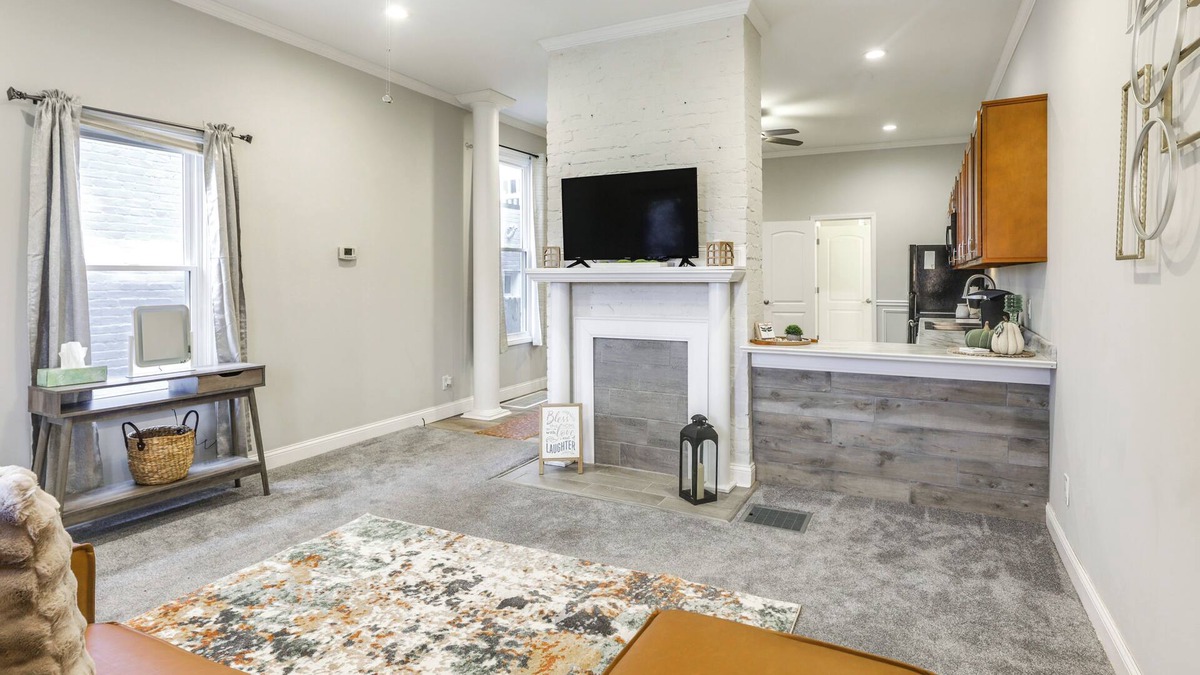 Latonia House | 3 Mi to Dtwn: Covington Getaway w/Backyard