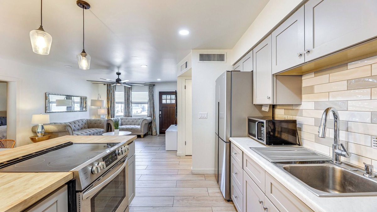 Mesa Cottage | 3 Mi to Dtwn Mesa: Home w/Fenced Backyard!