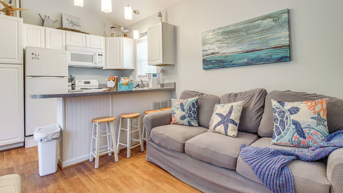 Hampstead House | 3 Mi to ICW: Coastal Carolina Home w/Pool Access