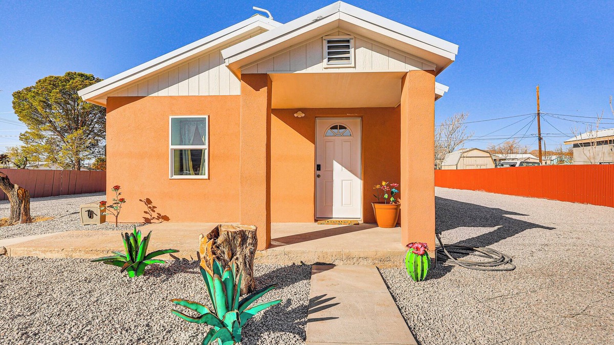 Truth or Consequences House | 3 Mi to Elephant Butte Lake: Cozy Retreat!