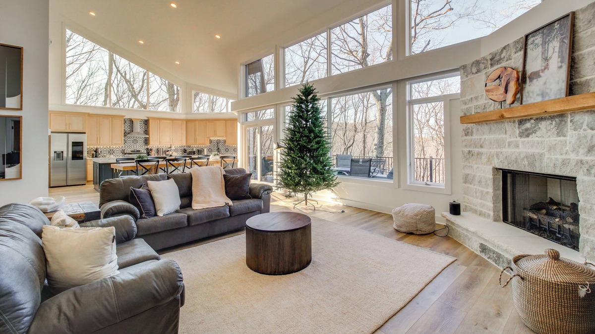 Tate House | 3 Mi to Winery: Jasper Mountain Chalet w/Hot Tub!