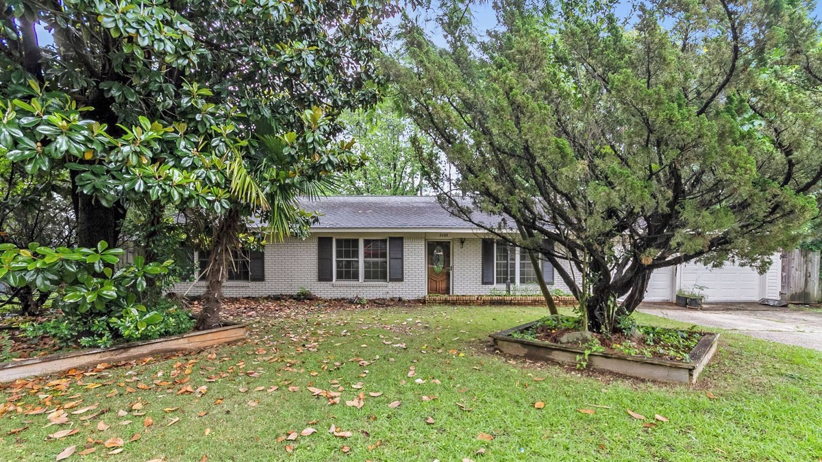 Northport House | 3 Miles from Campus and 1 mile from downtown Tuscaloosa!