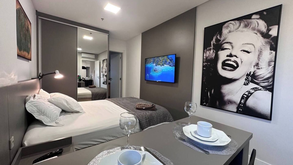 Centro Apartment | 3 Min Beach | Couple Pool, Sauna, Gym Games