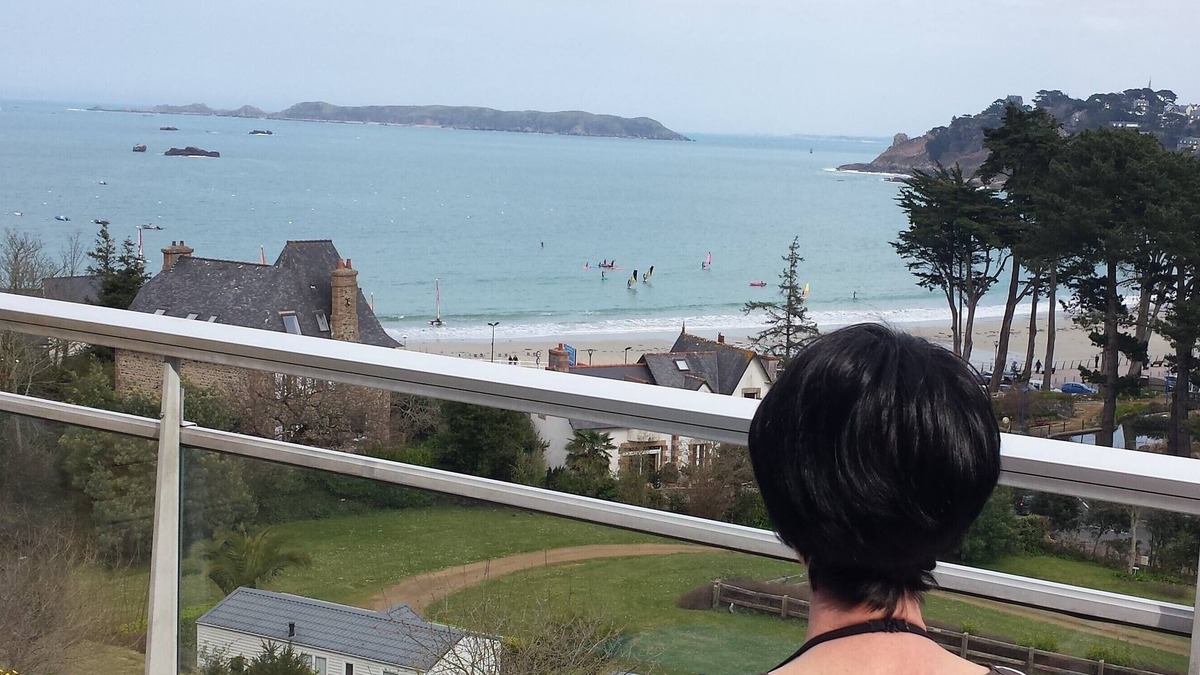 Perros-Guirec Apartment | 3 minutes from the beach, beautiful studio with 1 bed 2 p, veranda, terrace, park. wifi