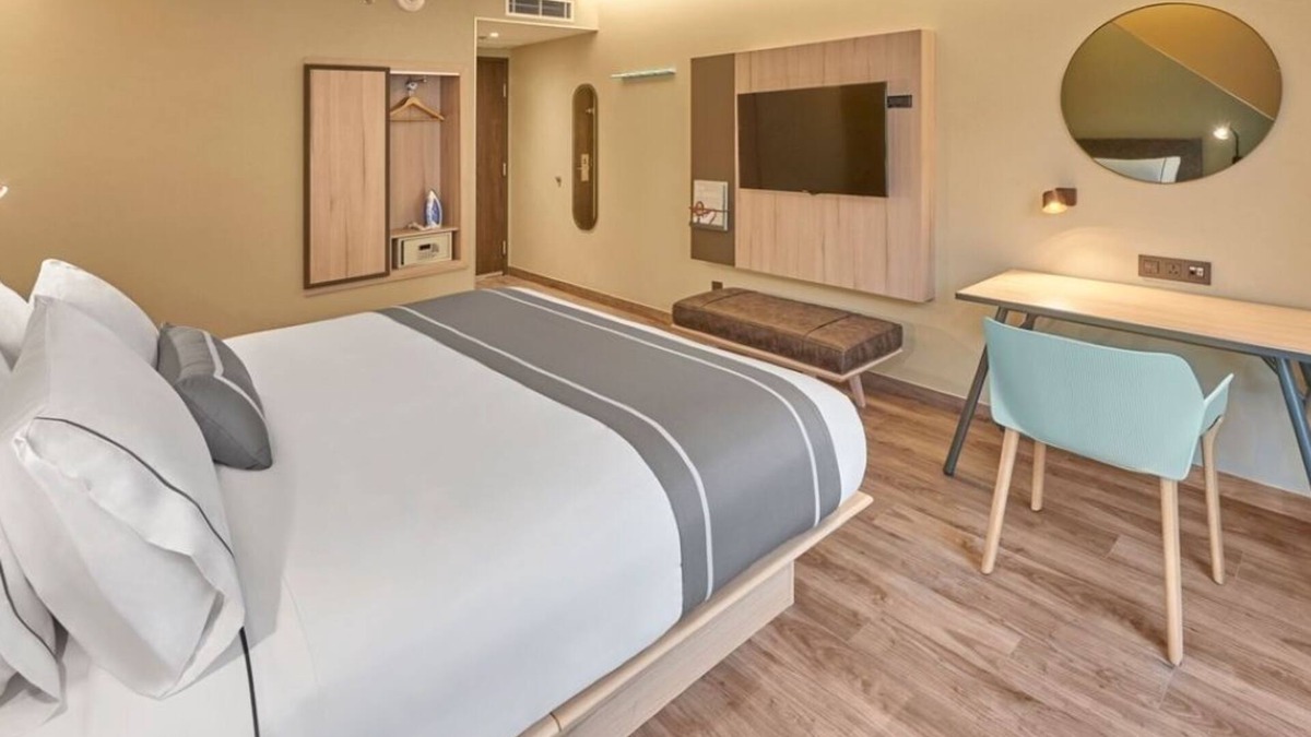 Benito Juarez Hotel | 3 Modern Suite Near CUN Airport | Kitchenette, Pool & Free Breakfast