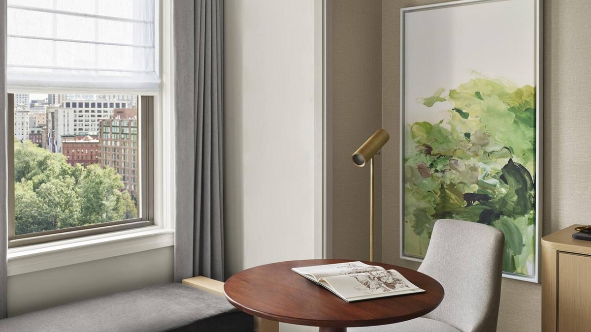 Beacon Hill Hotel | 3 Park View 2 Queen Beds at The Newbury Boston!