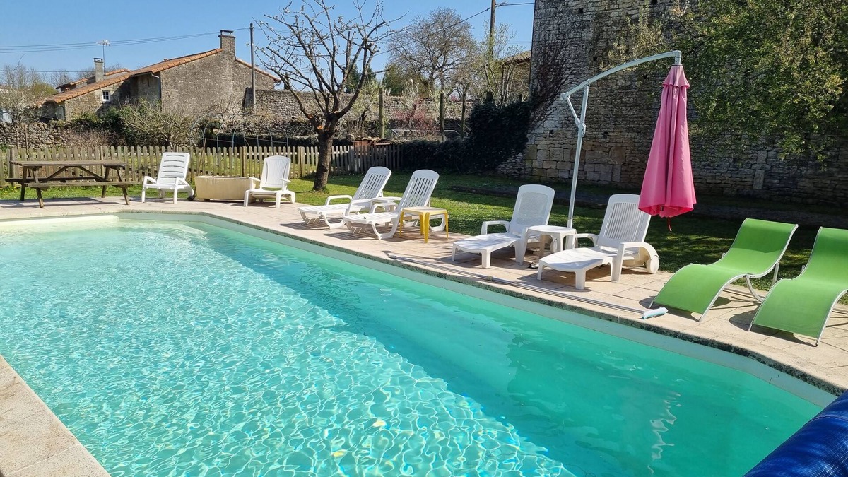 Paizay-le-Tort Cottage | 3 Peaceful Country Gites - Sleeps 16 with 2 Wood-Fired Hot Tubs & Swimming Pool