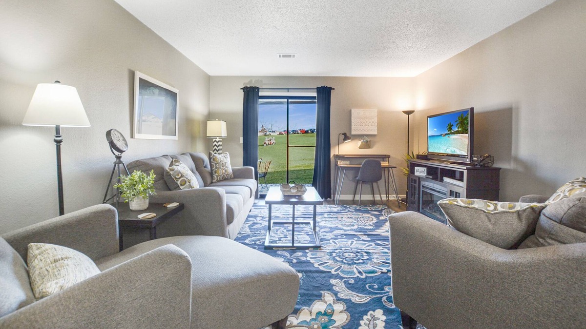 Table Rock Condo | 3 Pools, Year Round Indoor pool and Hot tub, Gorgeous and Fun/10th Tee, WALK IN
