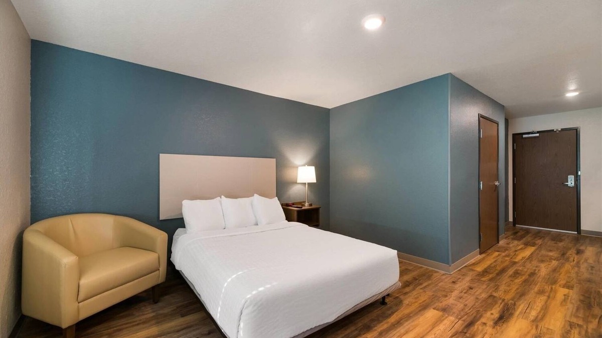 Rockledge Hotel | 3 Rockledge Rooms with Kitchen + Pet-Friendly Near Cocoa Beach & Local Parks