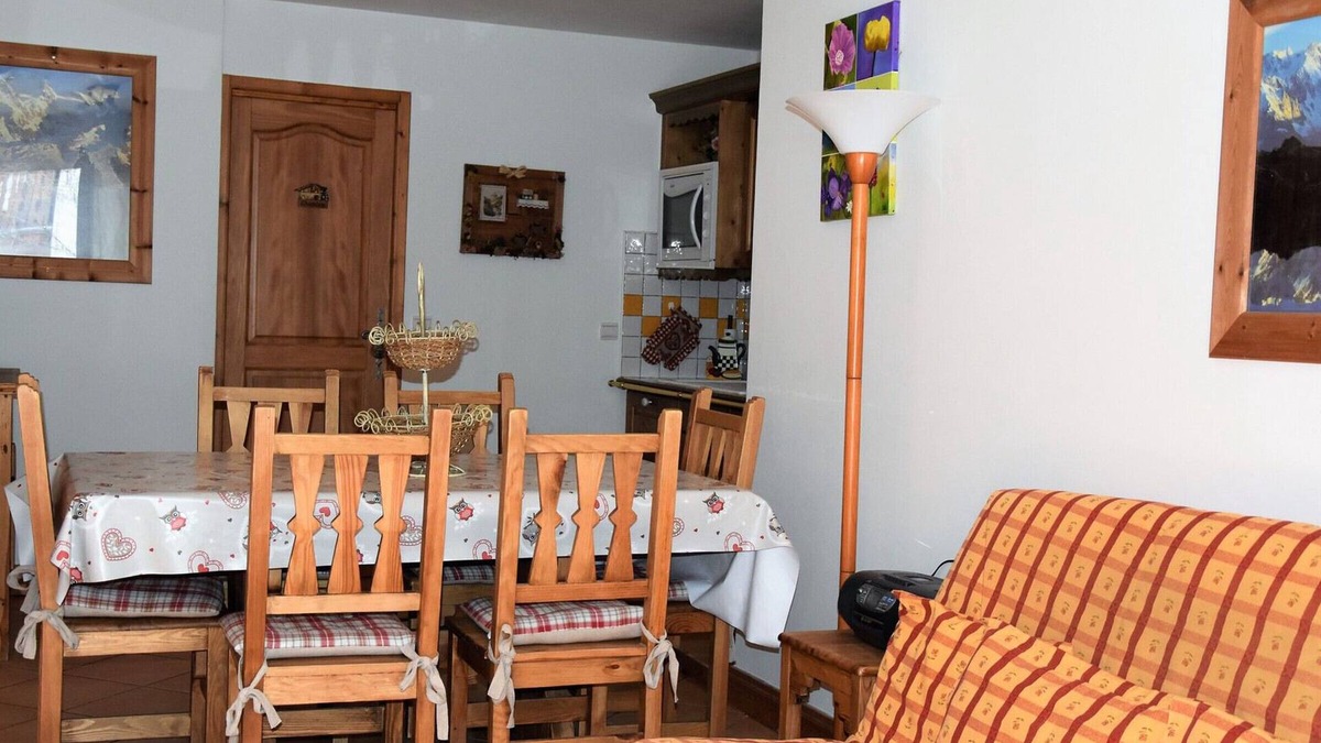 Pralognan-la-Vanoise Apartment | 3-room apartment with terrace near slopes