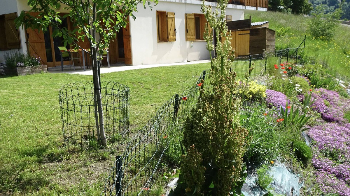 Vaujany Apartment | 3 room apartment, 56 m2, 6/7 people - quiet, in a small residence