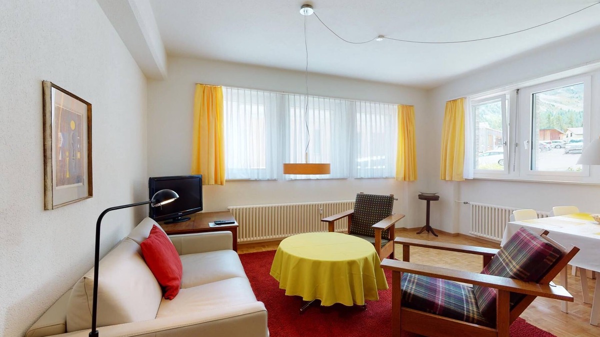Sankt Moritz-Bad Apartment | 3 room apartment, about 68m2, on the ground floor in a residential area located.