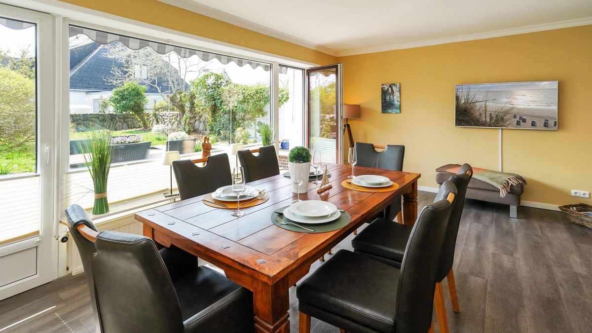 Sylt-Ost Apartment | 3-room app. for 4 pers. with terrace, parking space, WLAN, pets allowed.