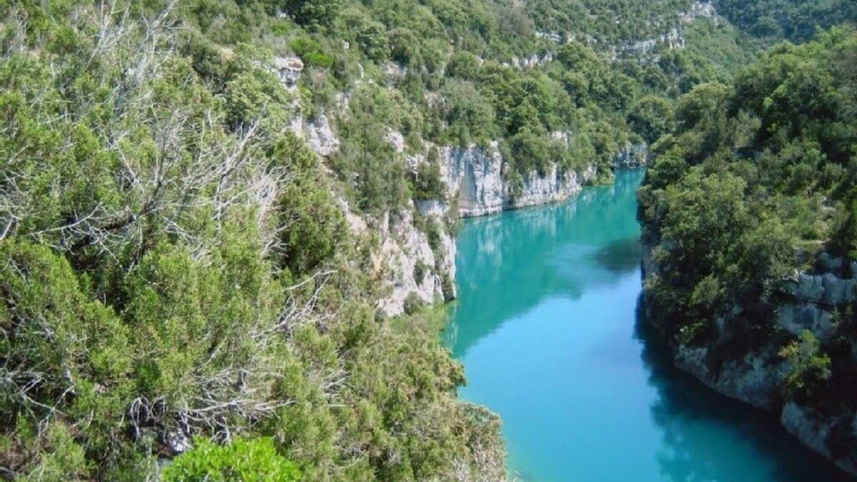 Montpezat House | 3-room house with garden and pool facing Lake Montpezat