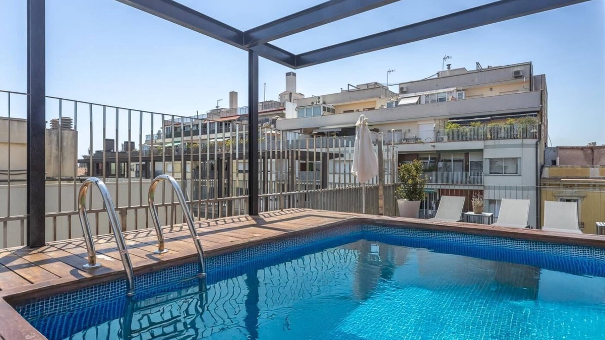 el Fort Pienc Apartment | 3 rooms Barrio Gotico Duplex, Terrace and Pool - 8 pax - Free WiFi