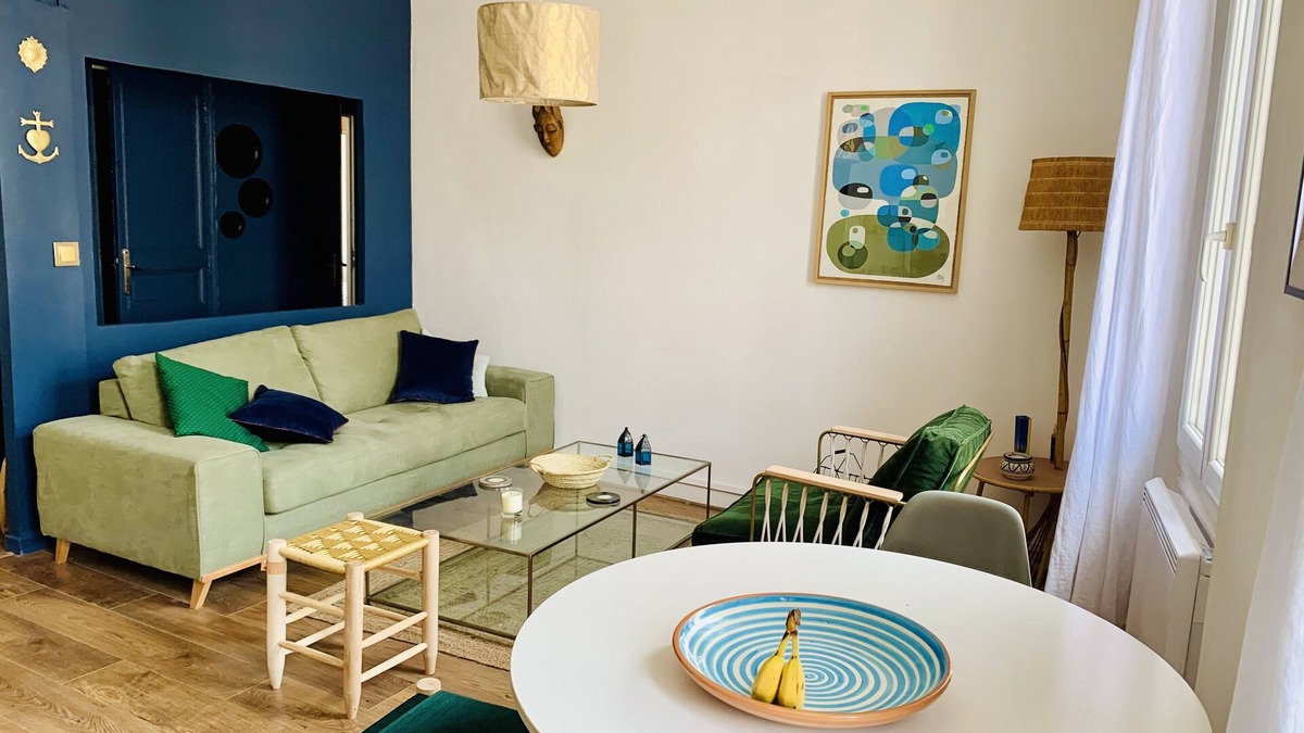 Palais de justice Apartment | 3 rooms in Saint Victor, Vieux Port.