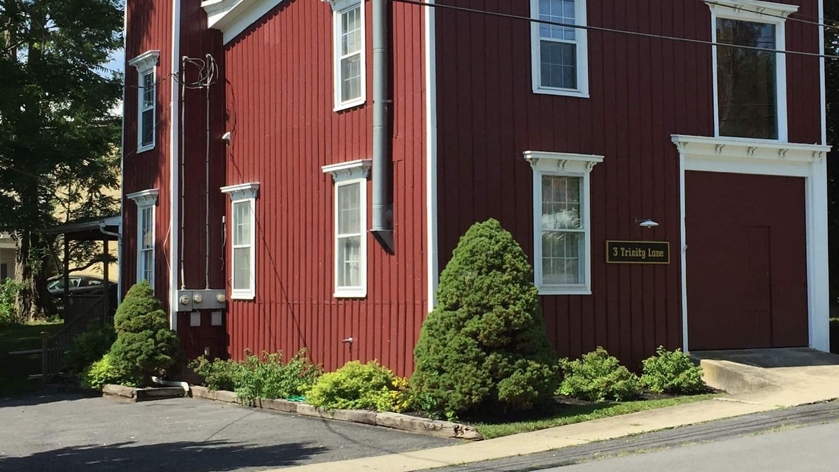 Seneca Falls House | 3's a Charm - Relax after wine touring, sightseeing & shopping