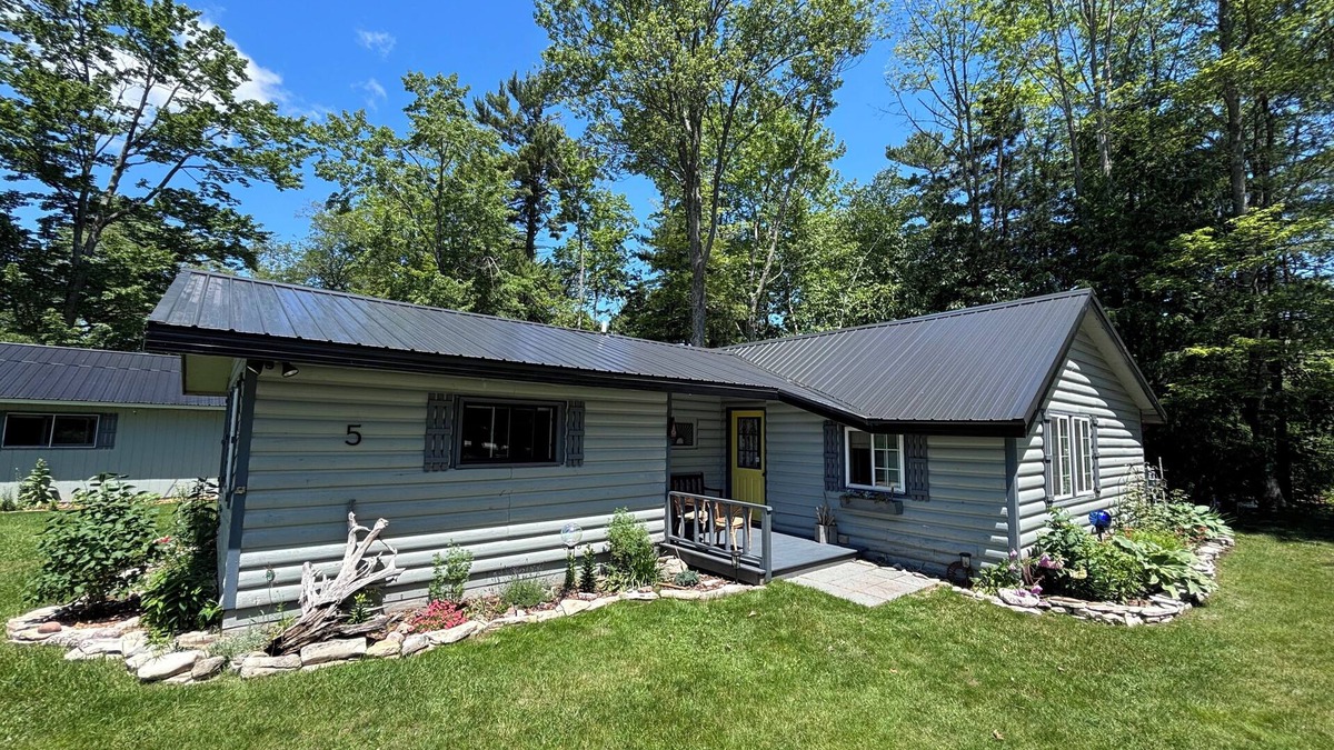 Manistique Cabin | 3 seasons of adventures on Indian Lake/Sunset View Resort/Cabin #5