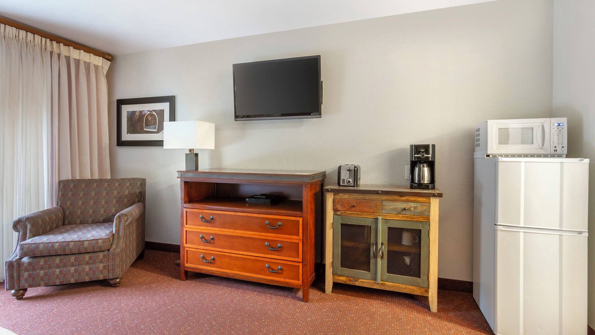 Kohls Ranch Resort | 3 Serene Units, Restaurant, Close to Mongollon Rim Visitor Center!