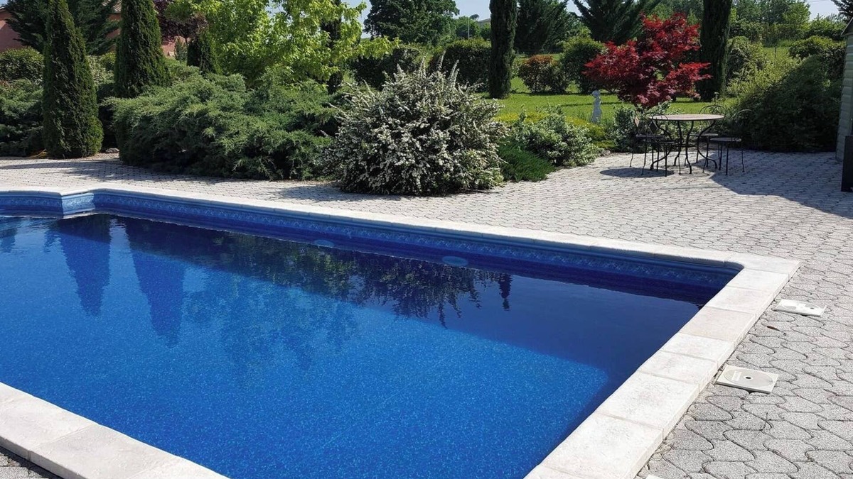 Cahuzac-sur-Vere Apartment | 3-star accommodation of 42 m2 with swimming pool in the countryside for a couple