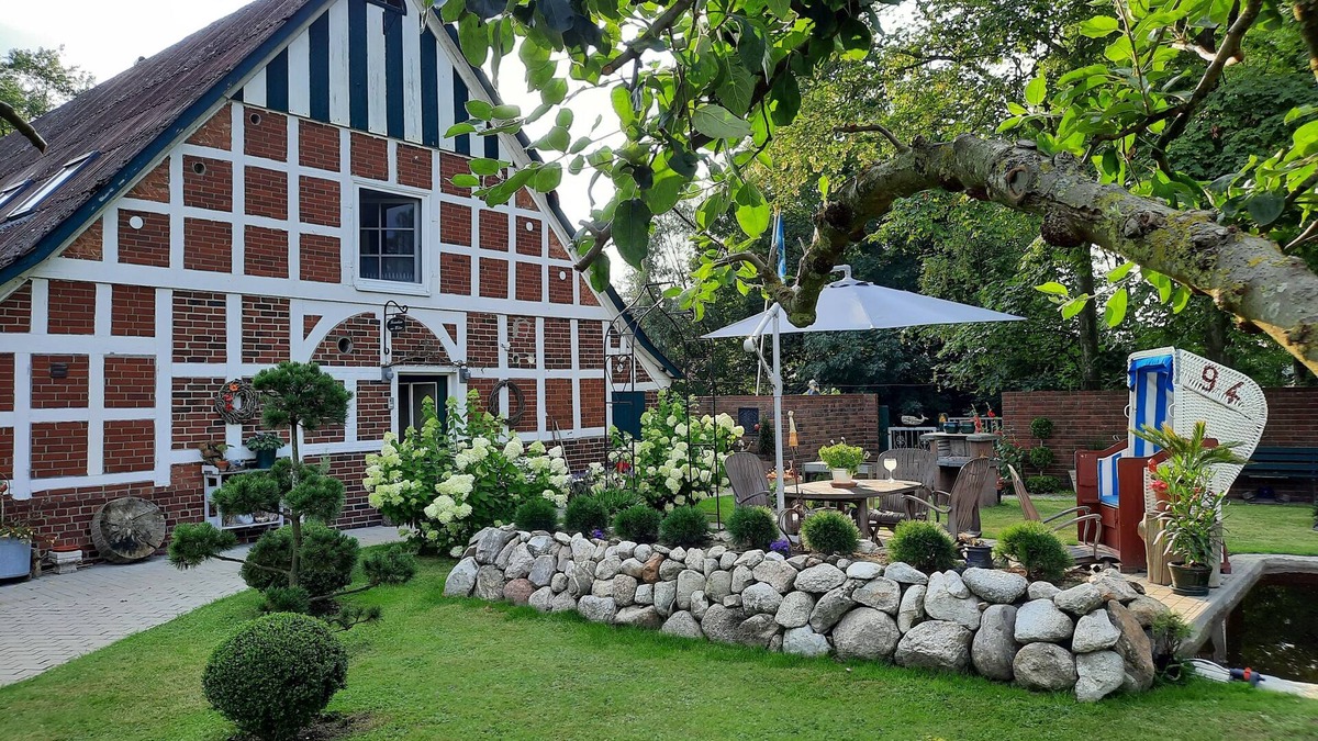 Neuenkirchen Apartment | 3-star farmhouse apartment on the ground floor, quiet location on the coast near Otterndorf