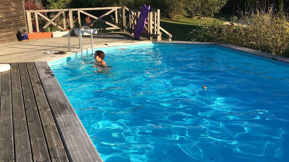 Laroque-Timbaut House | 3-star gîte, 8 people, stone house, swimming pool, close to shops.